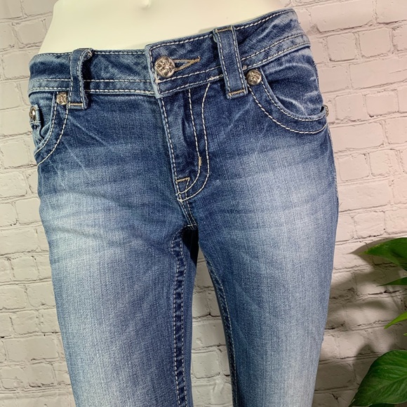 SOLD!-👖MISS ME•sz 28X33👖 - Picture 2 of 8